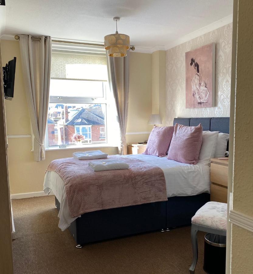 Double Room with Private Bathroom - 4,1195388995:JPEG